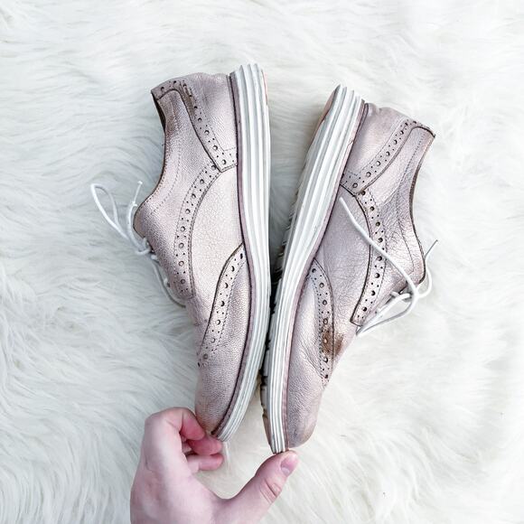 Cole Haan Original Grand Rose Gold Metallic Wingtip Oxford Sneaker - Picture 4 of 8